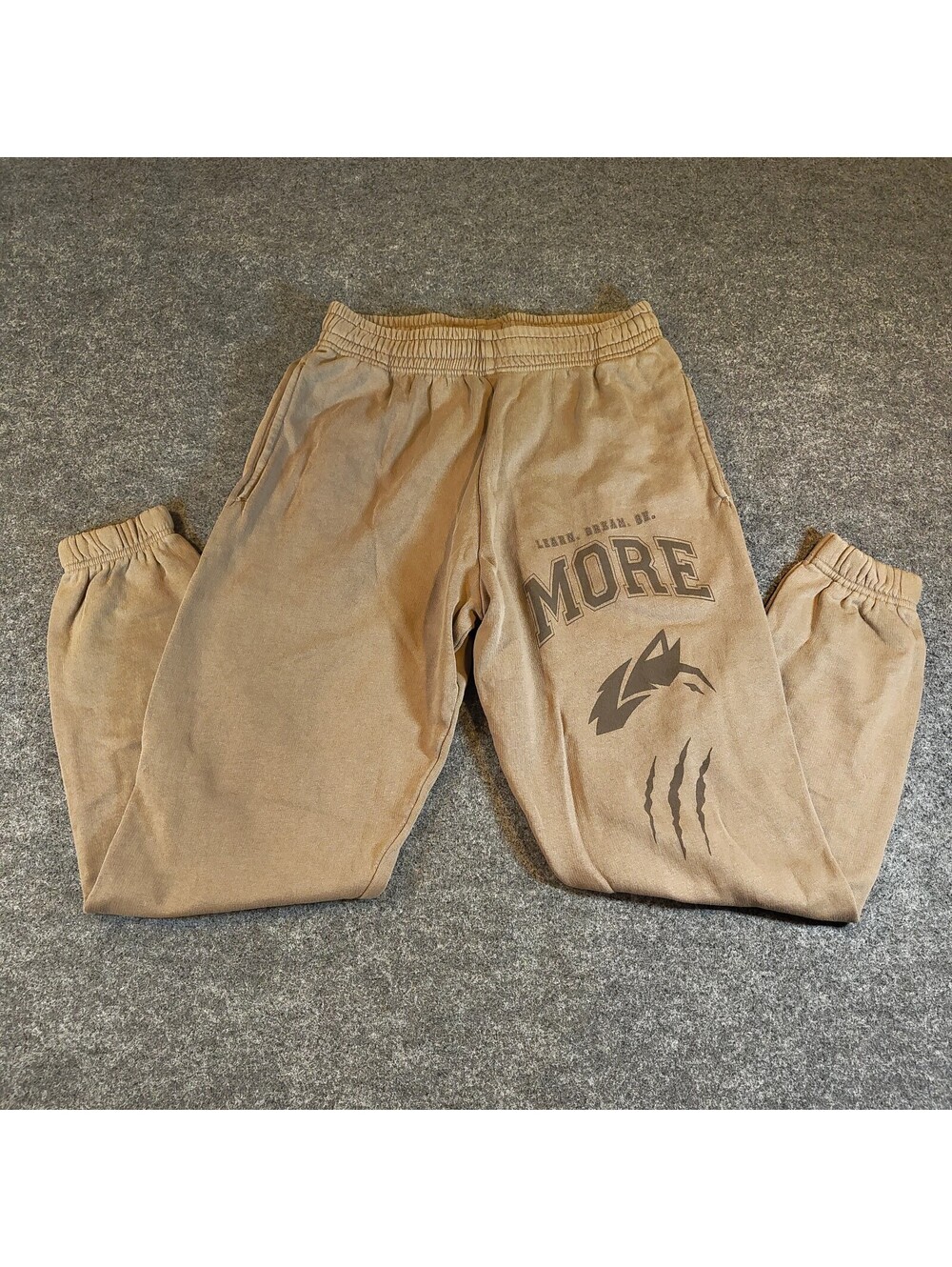 Alphalete Learn Dream Be More Graphic Joggers Sweatpants Tan Brown Size Medium